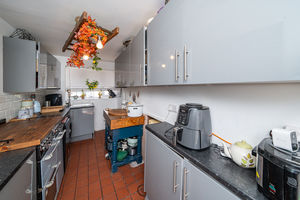 KITCHEN- click for photo gallery